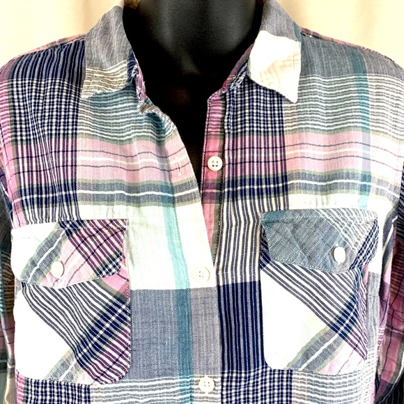 Croft and Barrow Roll tab 3/4 sleeve plaid button up shirt, size M - Picture 2 of 6